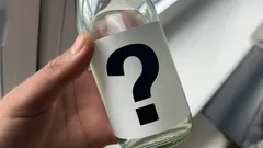 Un ingrediente comune rivoluziona la routine di pulizia della toilette